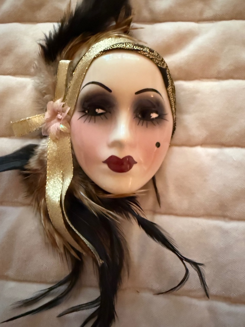 porceline face mask by unique creations 4x5